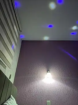 WhiteeMen online show from 11-24-25, 09:15