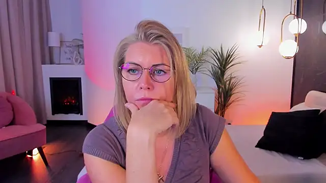 Annie Light online show from 09-29-25, 05:58