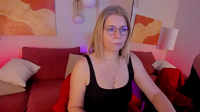 Annie Light online show from 12-01-25, 05:52