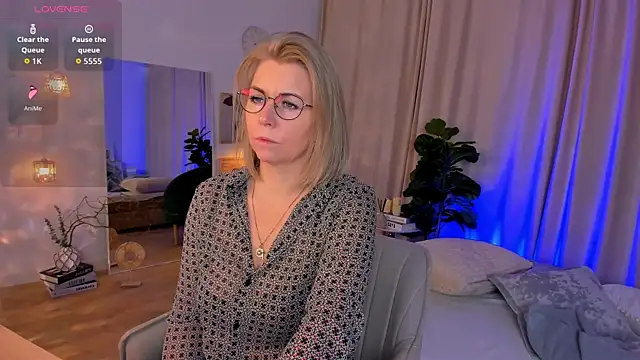 Annie Light online show from 03-28-26, 08:26