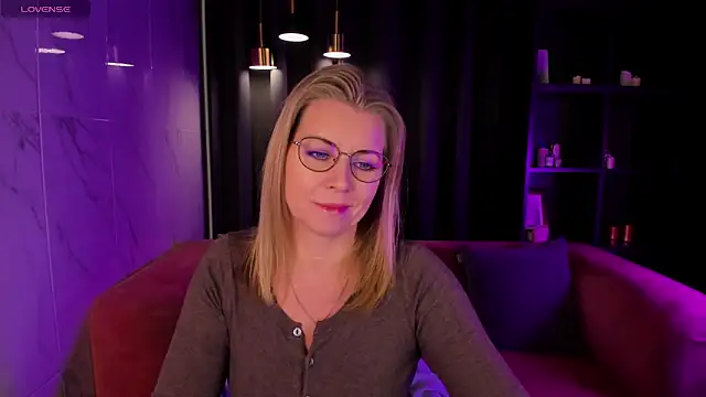 Annie Light online show from 03-09-25, 05:44