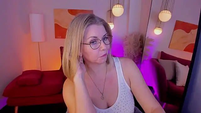 Annie Light online show from 11-14-25, 05:55