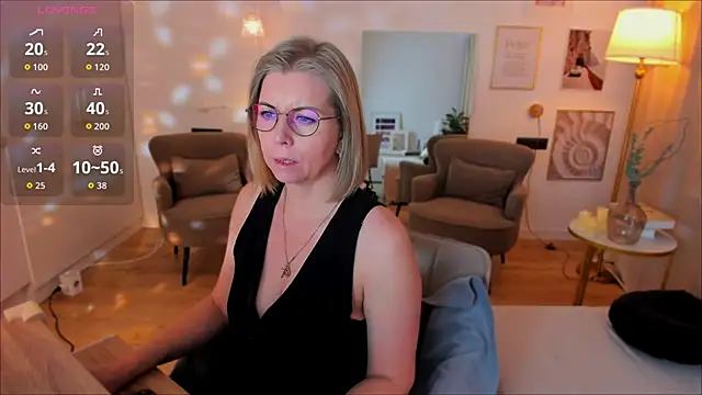 Annie Light online show from 02-25-26, 06:35