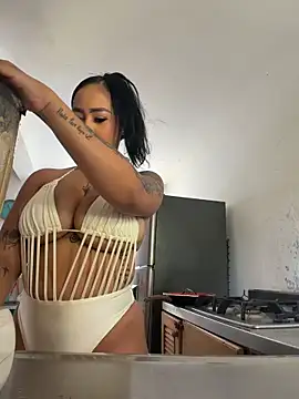 Luisa Fernandaa online show from 03-22-26, 04:08