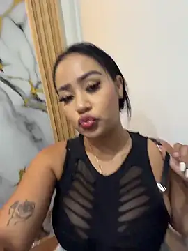 Snapshot of Luisa_Fernandaa chatting on 05-21-26, 11:24 Luisa Fernandaa online show from 05-21-26, 11:24