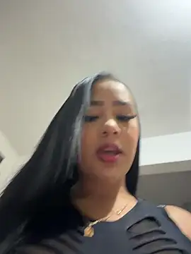 Snapshot of Luisa_Fernandaa chatting on 05-14-26, 02:41 Luisa Fernandaa online show from 05-14-26, 02:41