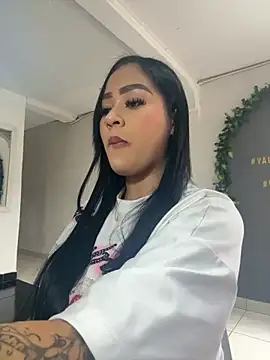 Snapshot of Luisa_Fernandaa chatting on 10-16-25, 04:15 Luisa Fernandaa online show from 10-16-25, 04:15