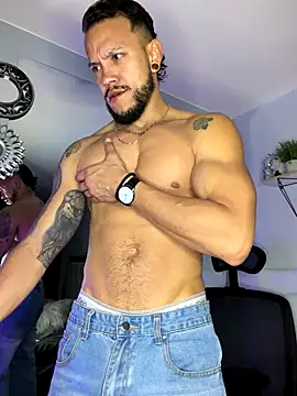 ARON TAYLER01 online show from 12-17-25, 07:02