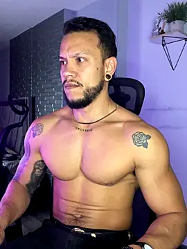 ARON TAYLER01 online show from 10-25-25, 10:25