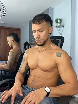 ARON TAYLER01 online show from 03-18-25, 04:39