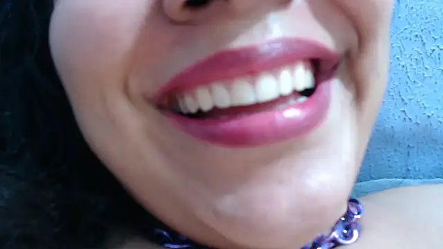 Snapshot of VanessaBBW1 chatting on 05-14-26, 10:18 VanessaBBW1 online show from 05-14-26, 10:18