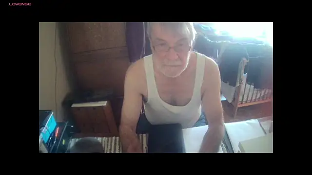 terrybare online show from 10-28-25, 01:21