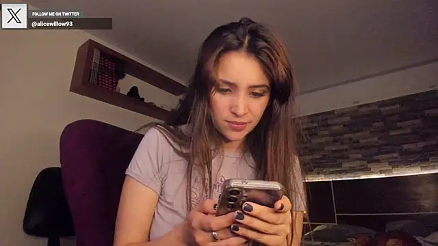 Snapshot of alicewilloww chatting on 02-21-25, 05:35 alicewilloww online show from 02-21-25, 05:35