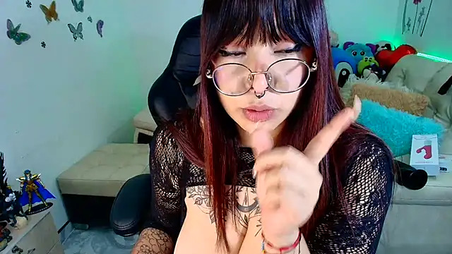 Snapshot of SweetIsabella_x chatting on 03-23-25, 04:27 SweetIsabella x online show from 03-23-25, 04:27