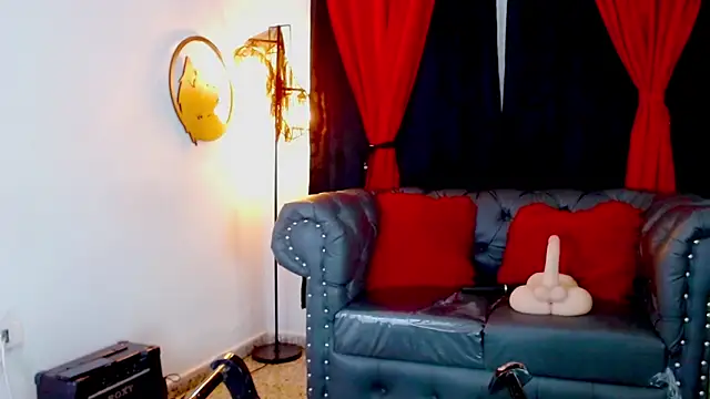 misslombana online show from 06-06-26, 07:46