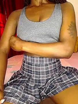 Snapshot of NicRaisaa chatting on 09-22-25, 05:35 NicRaisaa online show from 09-22-25, 05:35