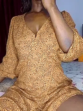 NicRaisaa online show from 11-10-25, 05:45