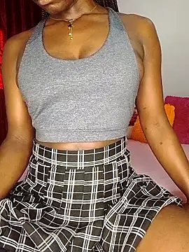 Snapshot of NicRaisaa chatting on 10-15-25, 05:17 NicRaisaa online show from 10-15-25, 05:17