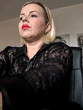 Snapshot of Ladykaos chatting on 09-09-25, 01:42 Ladykaos online show from 09-09-25, 01:42