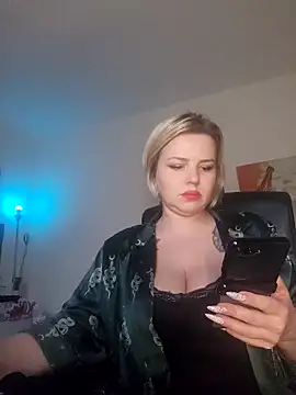 Snapshot of Ladykaos chatting on 02-19-25, 03:27 Ladykaos online show from 02-19-25, 03:27