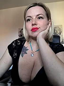 Snapshot of Ladykaos chatting on 10-07-25, 11:00 Ladykaos online show from 10-07-25, 11:00