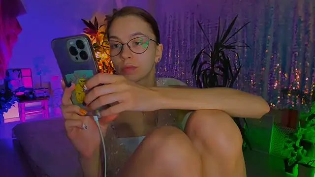 poli   online show from 10-28-25, 07:24