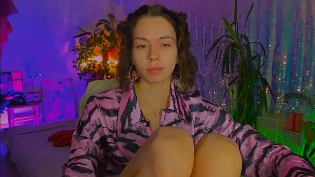 poli   online show from 12-04-25, 03:44