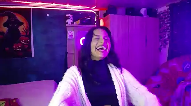 Snapshot of Samara_Beltran chatting on 02-27-25, 08:56 Samara Beltran online show from 02-27-25, 08:56
