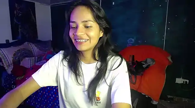Snapshot of Samara_Beltran chatting on 03-19-25, 02:59 Samara Beltran online show from 03-19-25, 02:59