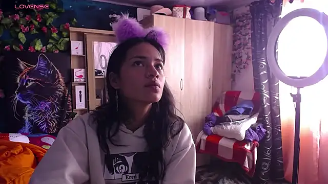 Snapshot of Samara_Beltran chatting on 02-17-25, 04:50 Samara Beltran online show from 02-17-25, 04:50