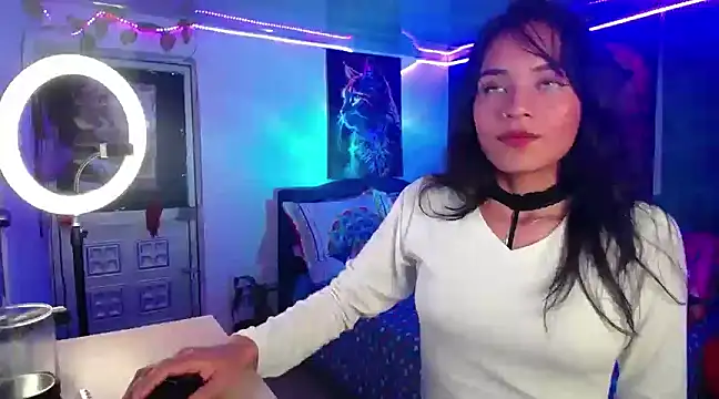 Snapshot of Samara_Beltran chatting on 03-19-25, 06:03 Samara Beltran online show from 03-19-25, 06:03