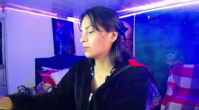 Snapshot of Samara_Beltran chatting on 03-17-25, 06:40 Samara Beltran online show from 03-17-25, 06:40