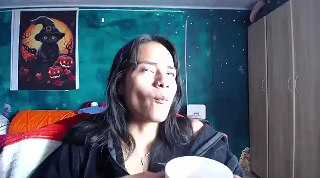 Snapshot of Samara_Beltran chatting on 03-13-25, 05:28 Samara Beltran online show from 03-13-25, 05:28