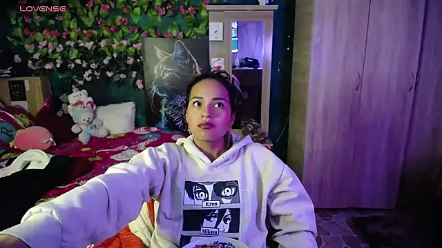 Snapshot of Samara_Beltran chatting on 02-17-25, 02:20 Samara Beltran online show from 02-17-25, 02:20