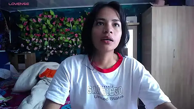 Snapshot of Samara_Beltran chatting on 02-16-25, 05:04 Samara Beltran online show from 02-16-25, 05:04