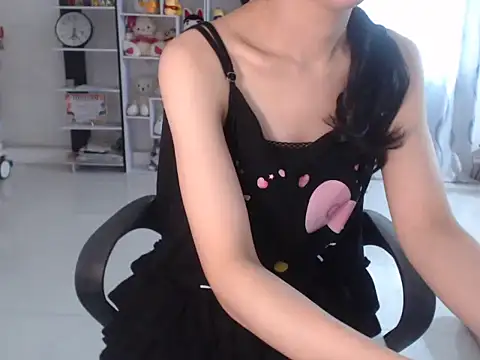 TinyGirls online show from 04-13-26, 04:27