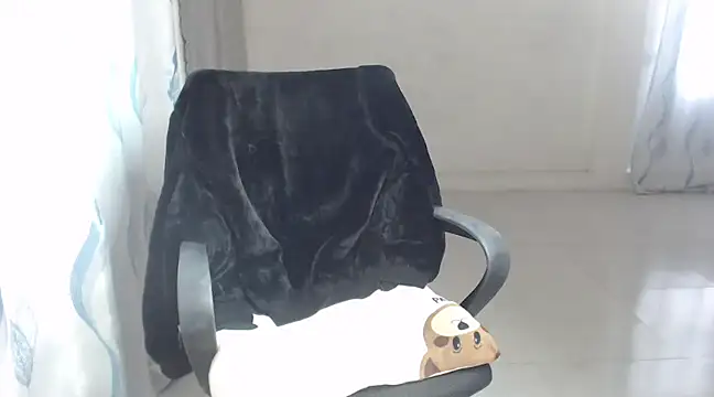TinyGirls online show from 12-24-24, 06:22