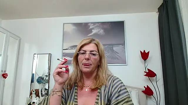 YulliaMilf online show from 11-12-25, 06:45