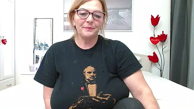 YulliaMilf online show from 01-12-26, 07:09