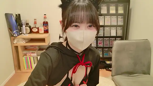 Snapshot of HIKARI_x0 chatting on 04-28-26, 02:32 HIKARI x0 online show from 04-28-26, 02:32