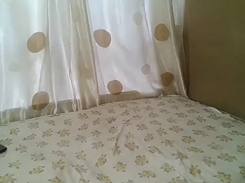 Snapshot of SexyBee96 chatting on 03-25-26, 01:43 SexyBee96 online show from 03-25-26, 01:43