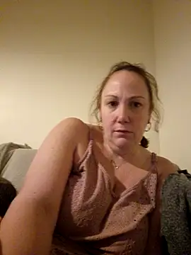 Snapshot of Wisie_Cutie chatting on 01-22-25, 10:37 Wisie Cutie online show from 01-22-25, 10:37