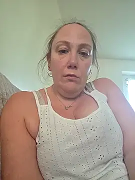 Wisie Cutie online show from 03-25-26, 05:23