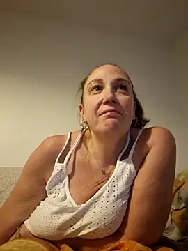 Wisie Cutie online show from 10-31-25, 11:00