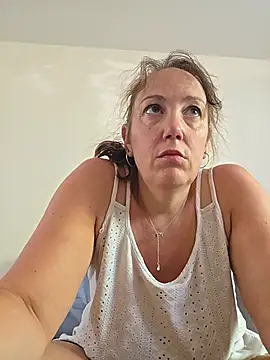 Wisie Cutie online show from 06-27-26, 08:53