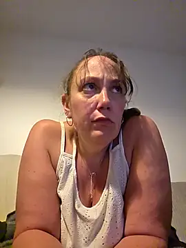 Wisie Cutie online show from 04-15-26, 08:53