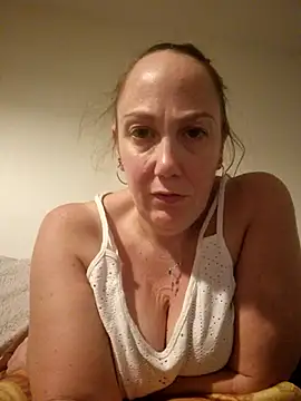 Wisie Cutie online show from 11-02-25, 12:04