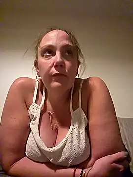 Wisie Cutie online show from 04-13-26, 09:30