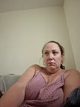 Snapshot of Wisie_Cutie chatting on 03-16-25, 03:17 Wisie Cutie online show from 03-16-25, 03:17