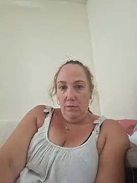 Snapshot of Wisie_Cutie chatting on 09-09-25, 03:21 Wisie Cutie online show from 09-09-25, 03:21